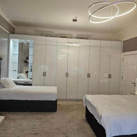 Luxury Family Room With Private Bathroom In The Heart Of EDI Exteriér fotografie