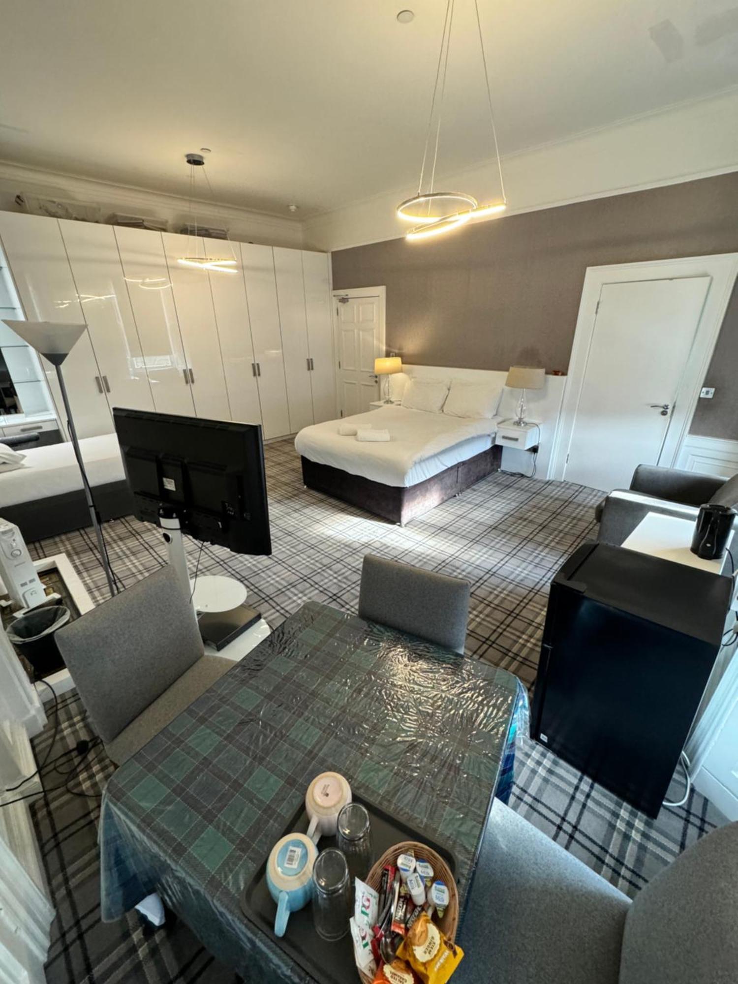 Luxury Family Room With Private Bathroom In The Heart Of EDI Exteriér fotografie
